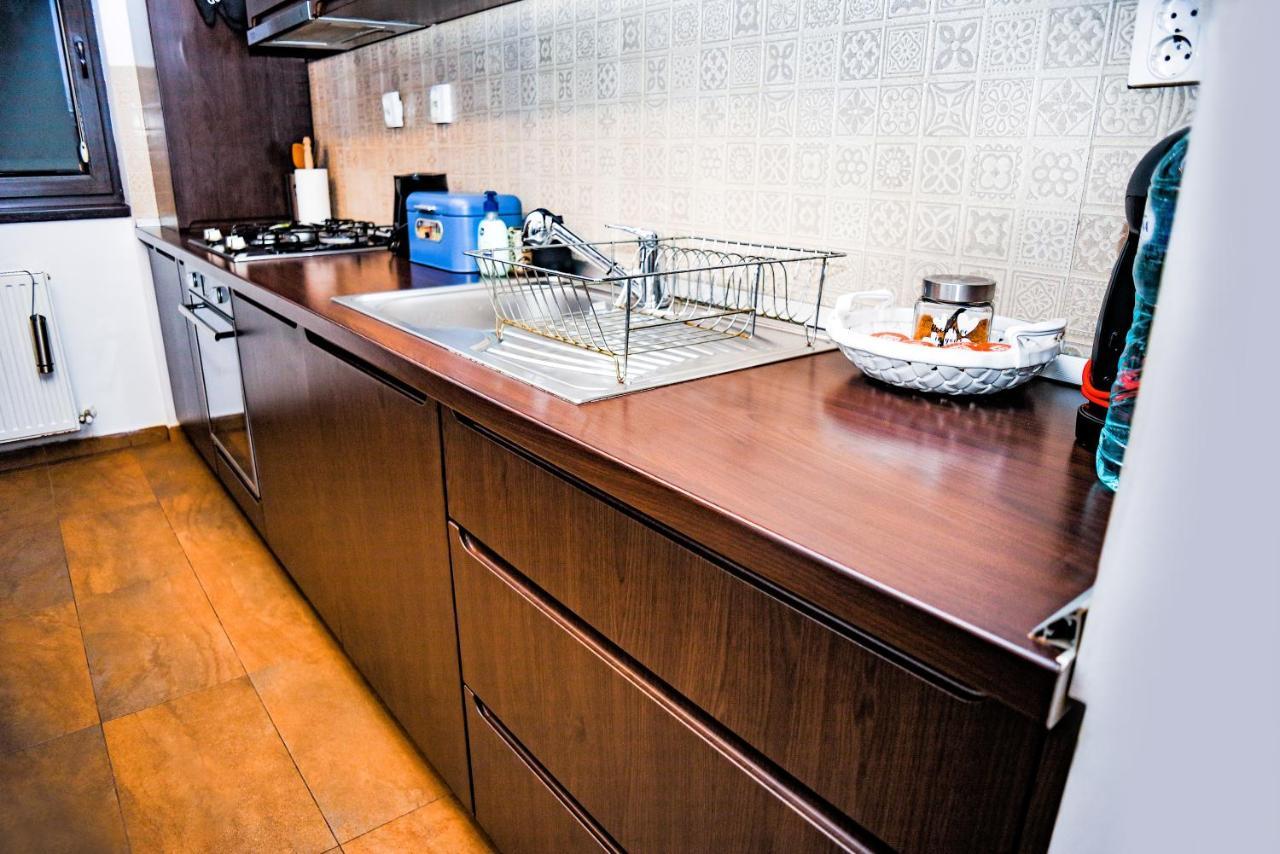 Apartment Lovely 1bedroom With Balcony And Parking *