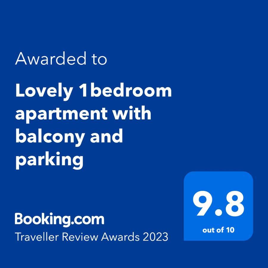 Lovely 1bedroom With Balcony And Parking Căn hộ *